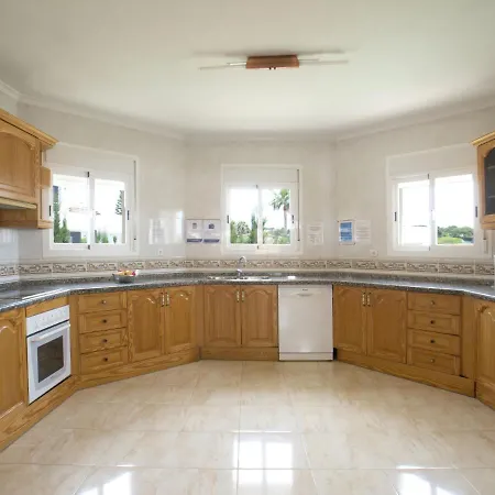 Calpetenis By Interhome קלפה